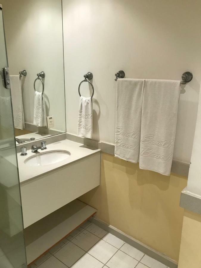 Copacabana Beachfront Suite: Cozy 45m² With Services Apartamento